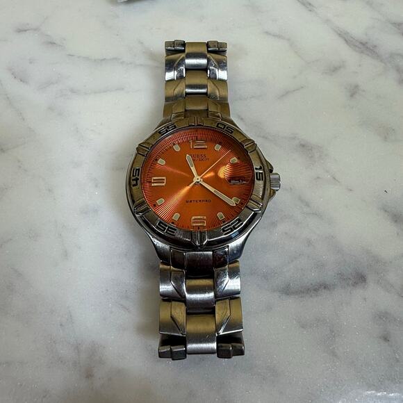 Guess Waterpro 100M/330FT Stainless Steel - Picture 1 of 8